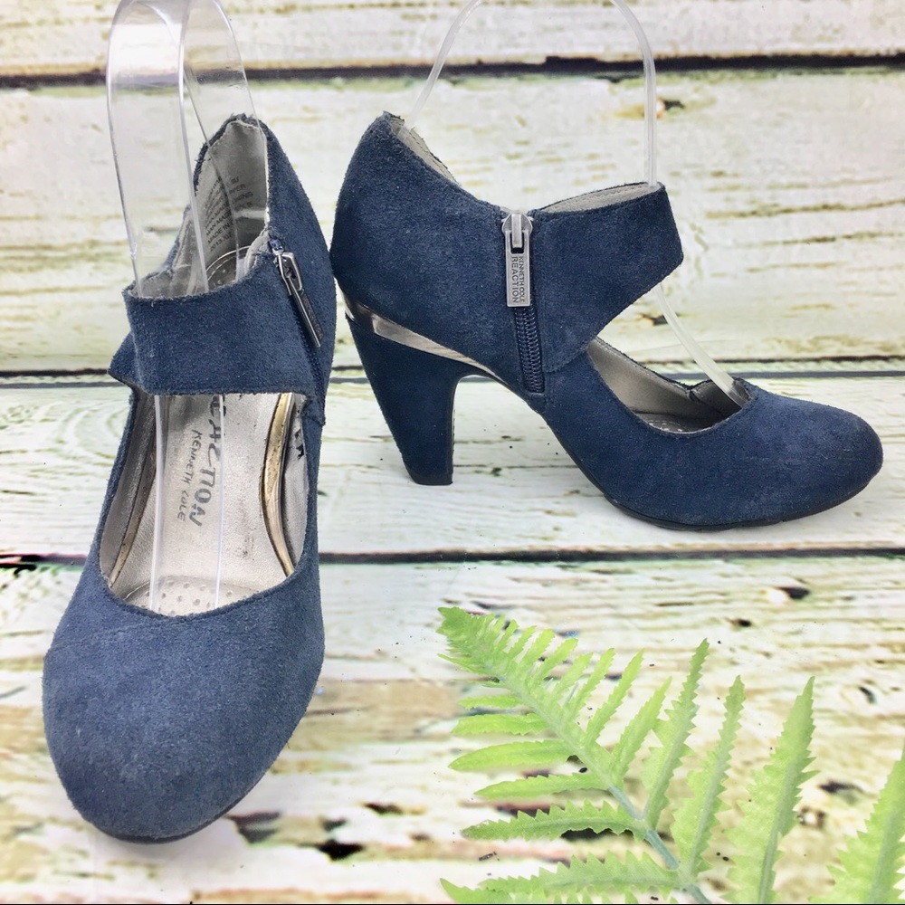 Reaction kenneth Cole   Blue suede leather size 6.